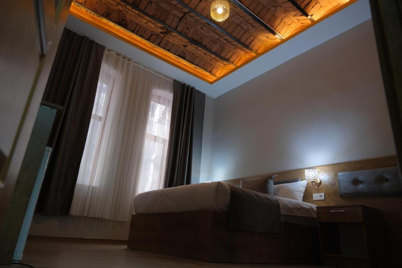 Adamantides Hotel, Istanbul